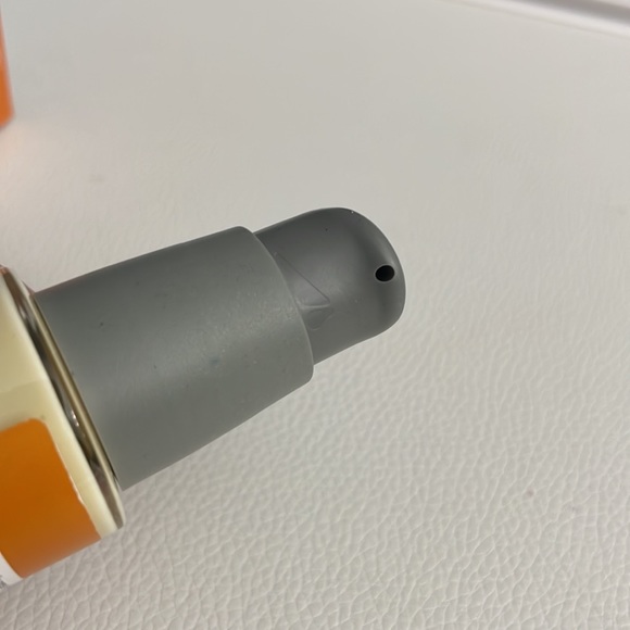 NIB REN glow and protect serum - Picture 3 of 15